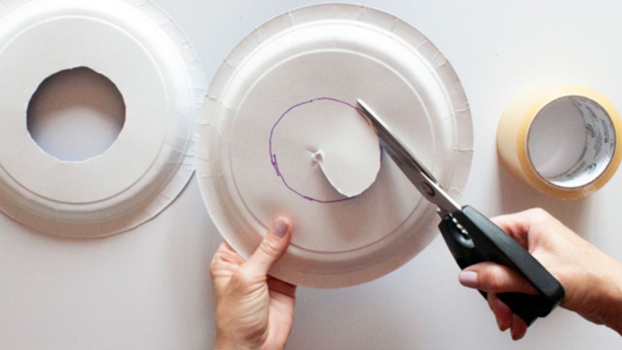 Paper Plate Frisbee